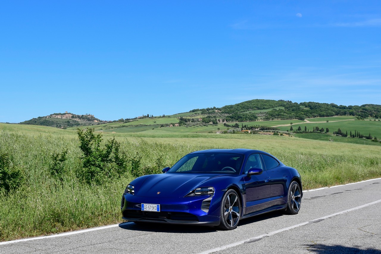 Porsche Taycan RWD: la prova su strada