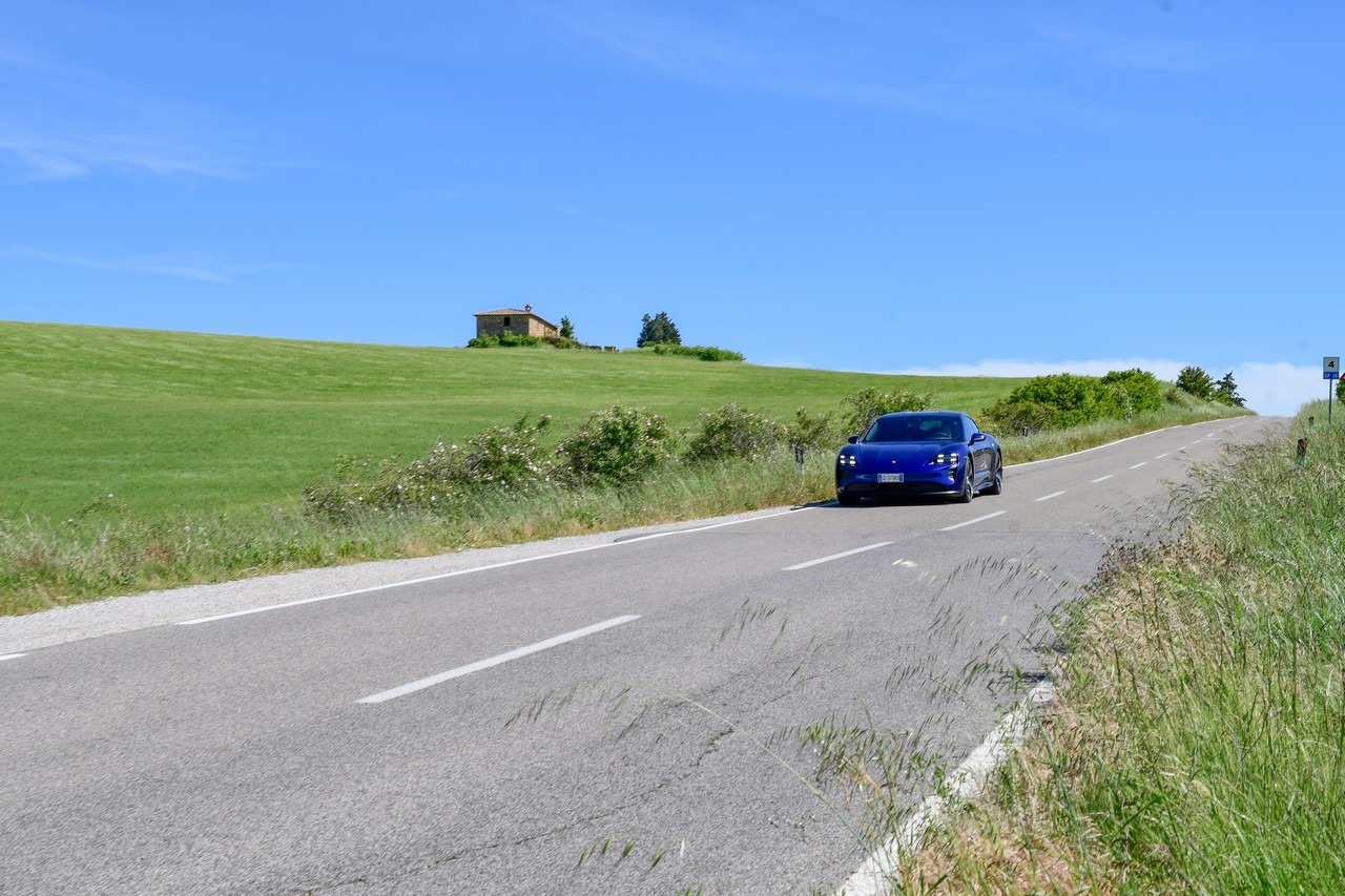 Porsche Taycan RWD: la prova su strada