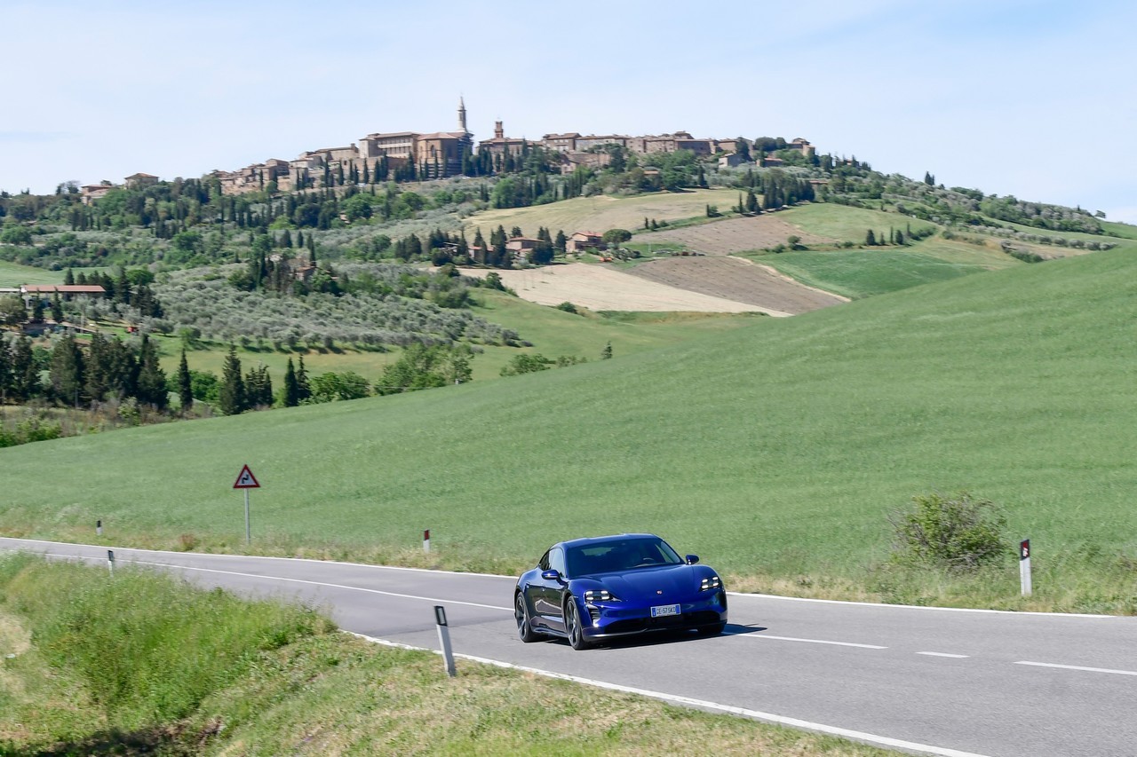 Porsche Taycan RWD: la prova su strada