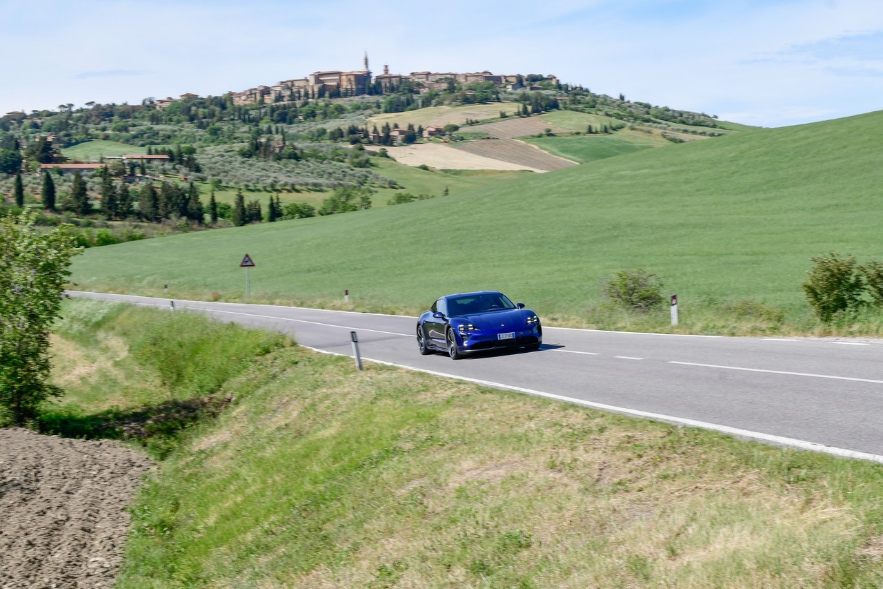 Porsche Taycan RWD: la prova su strada