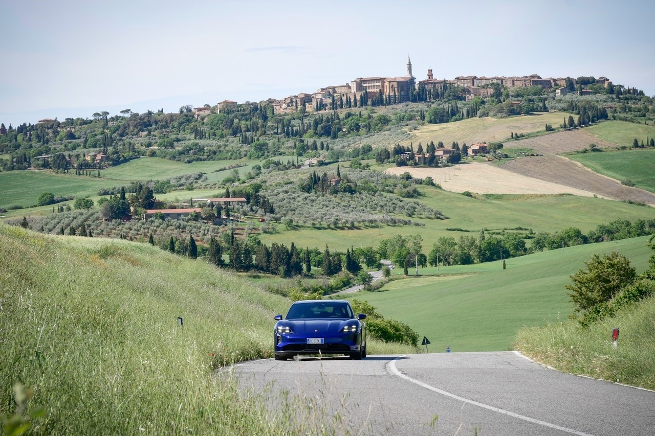 Porsche Taycan RWD: la prova su strada