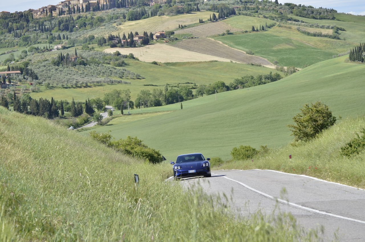 Porsche Taycan RWD: la prova su strada