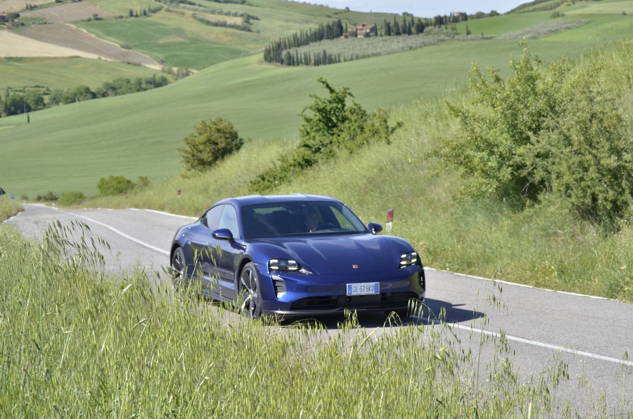 Porsche Taycan RWD: la prova su strada