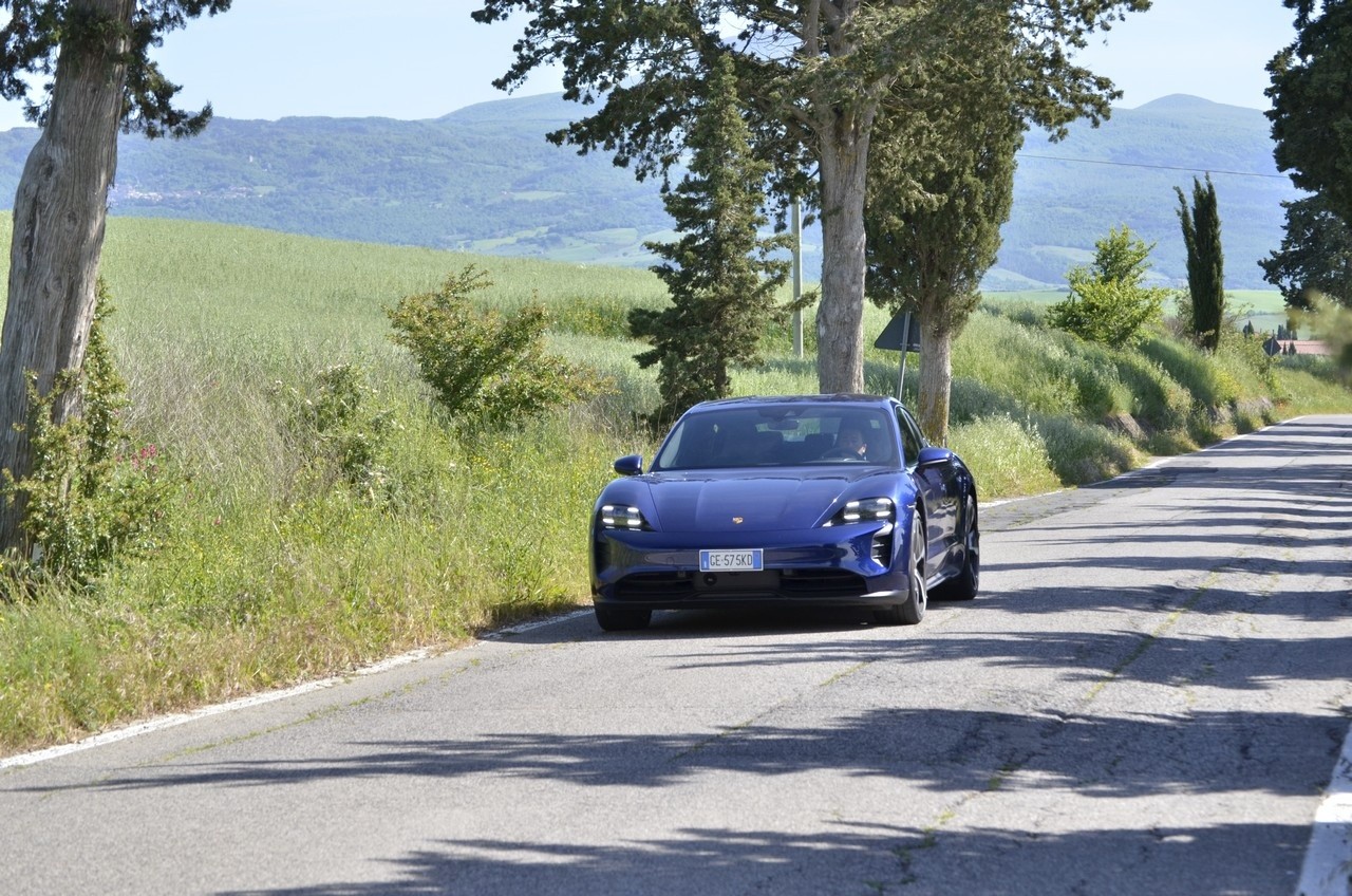 Porsche Taycan RWD: la prova su strada