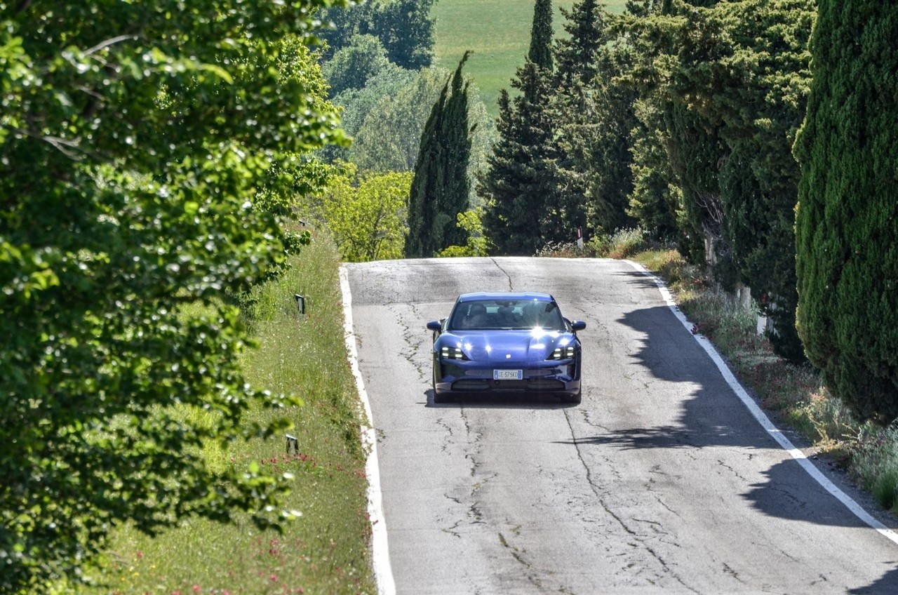 Porsche Taycan RWD: la prova su strada