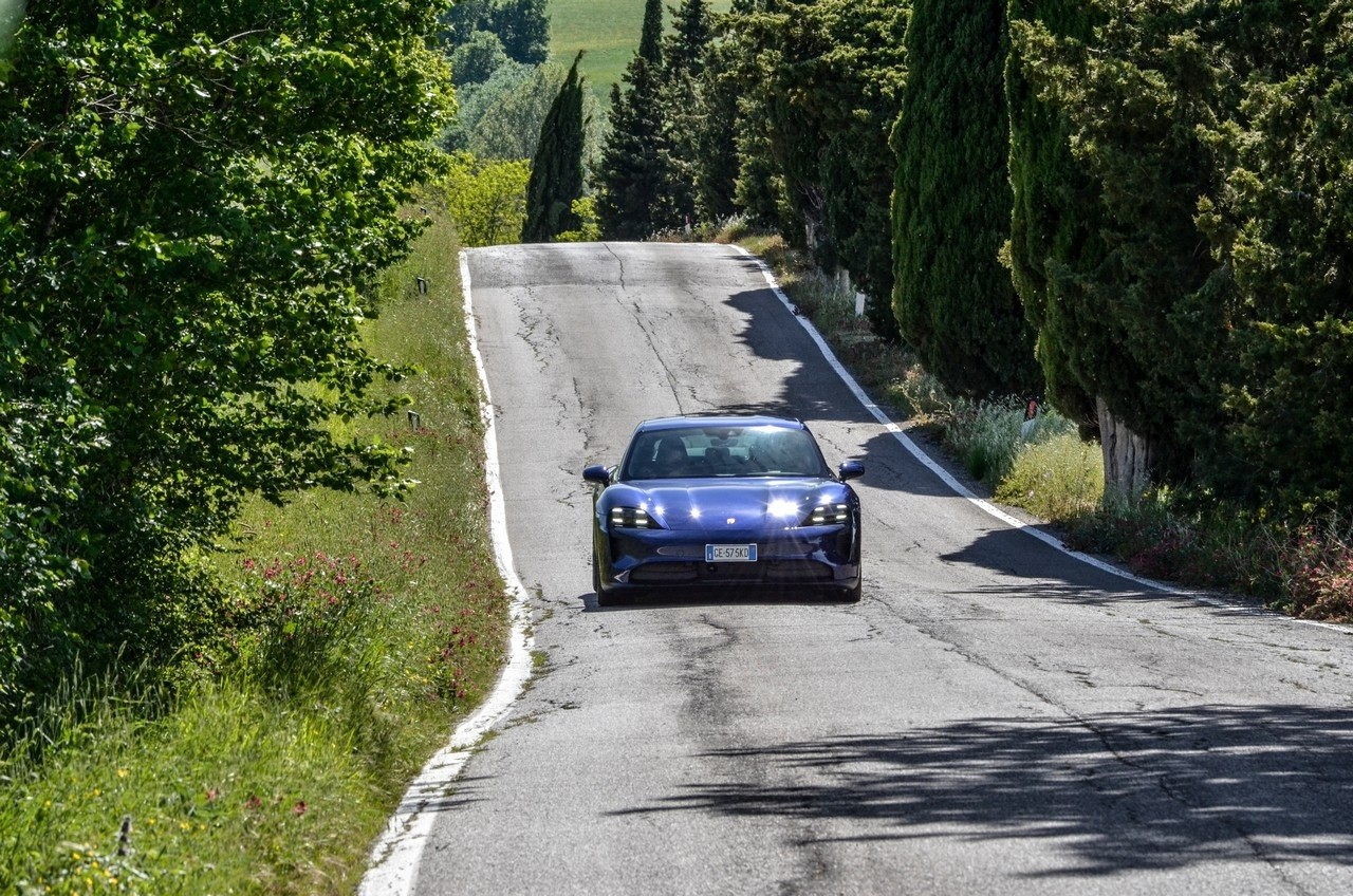 Porsche Taycan RWD: la prova su strada