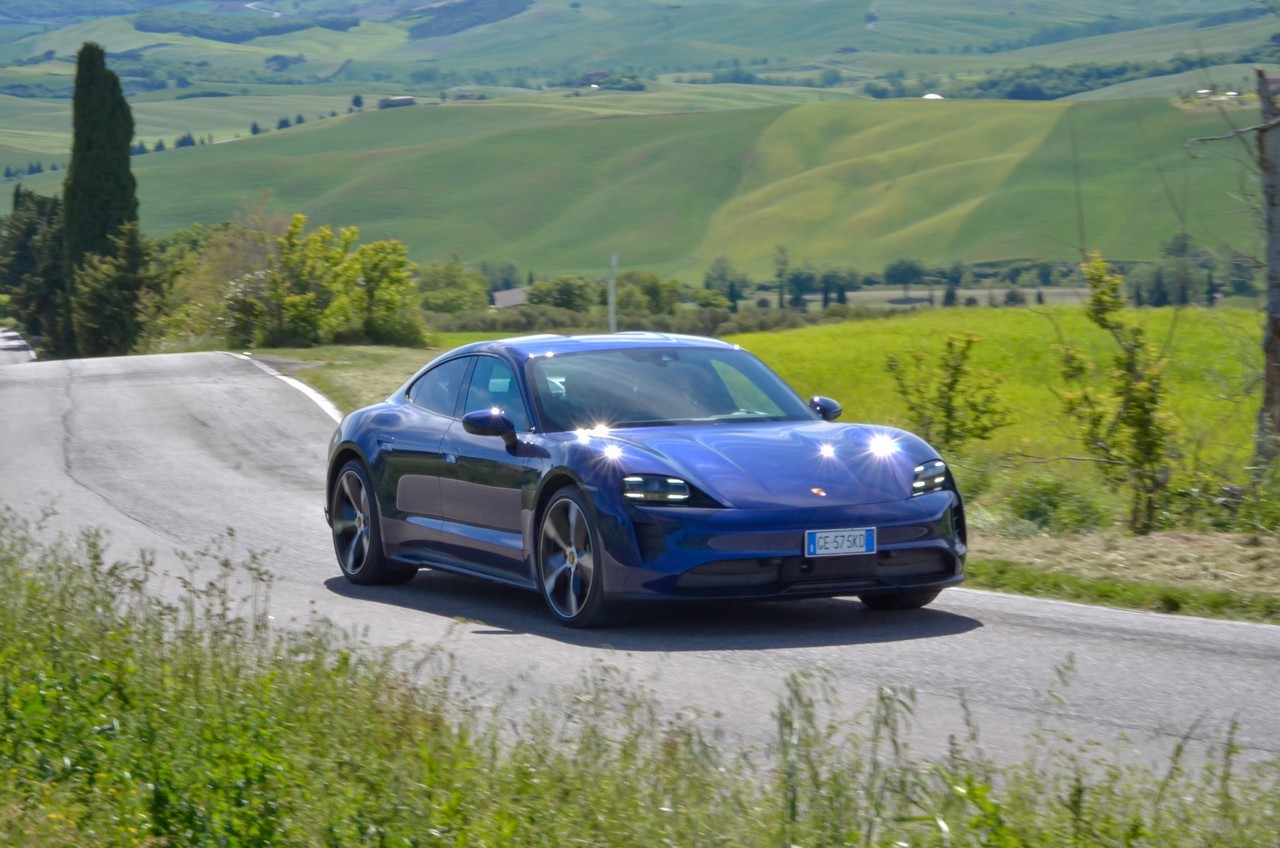 Porsche Taycan RWD: la prova su strada