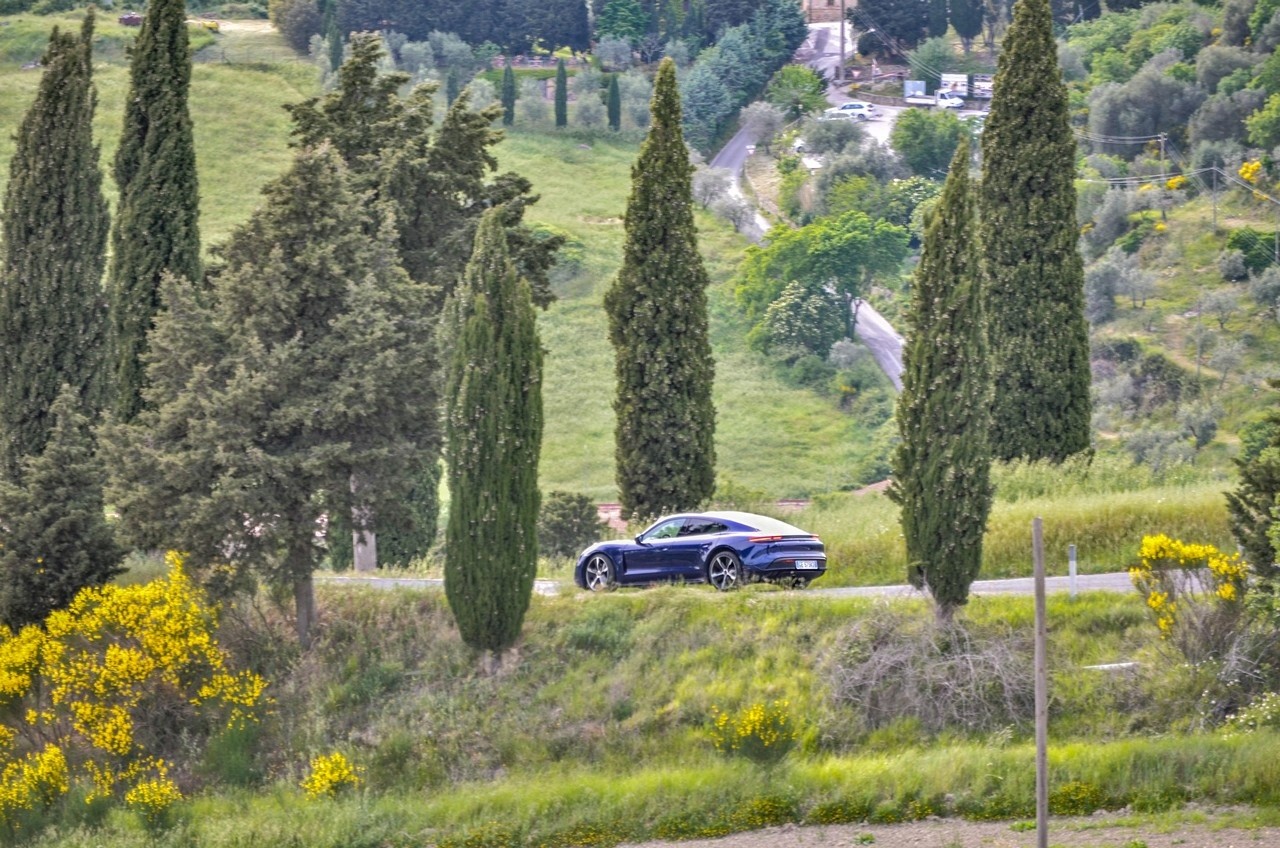 Porsche Taycan RWD: la prova su strada