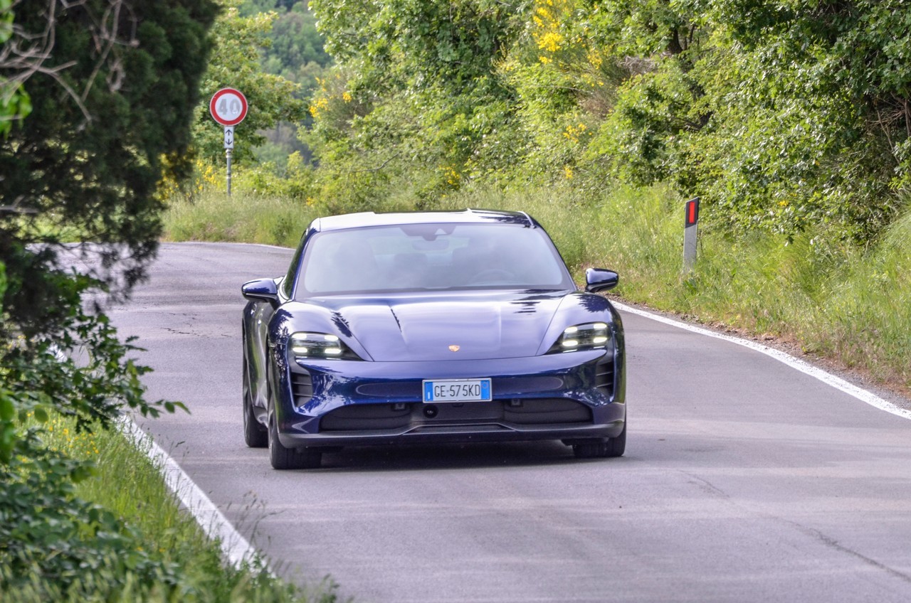 Porsche Taycan RWD: la prova su strada