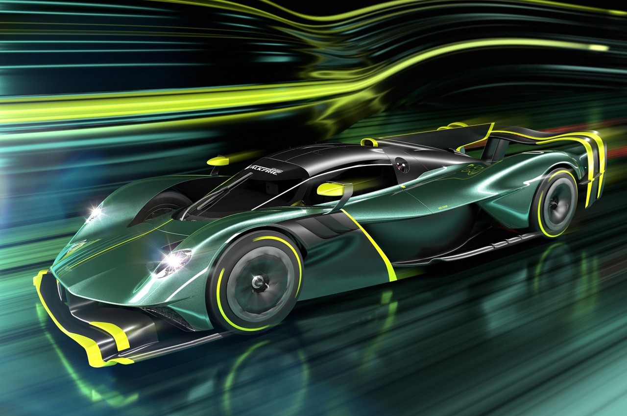 Aston Martin Valkyrie AMR Pro: immagini ufficiali