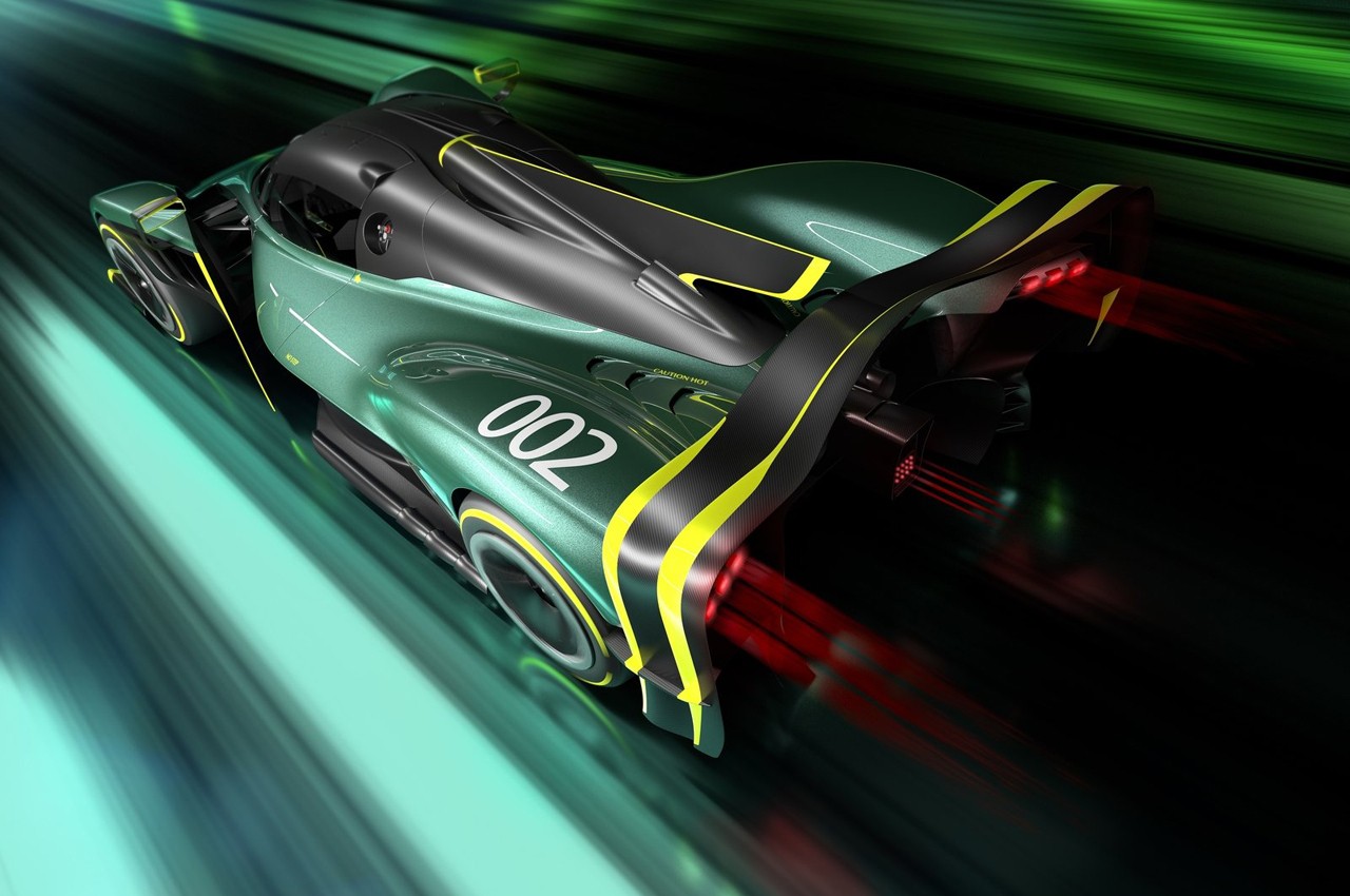 Aston Martin Valkyrie AMR Pro: immagini ufficiali