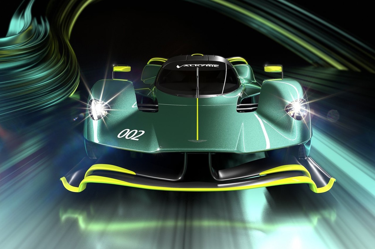 Aston Martin Valkyrie AMR Pro: immagini ufficiali