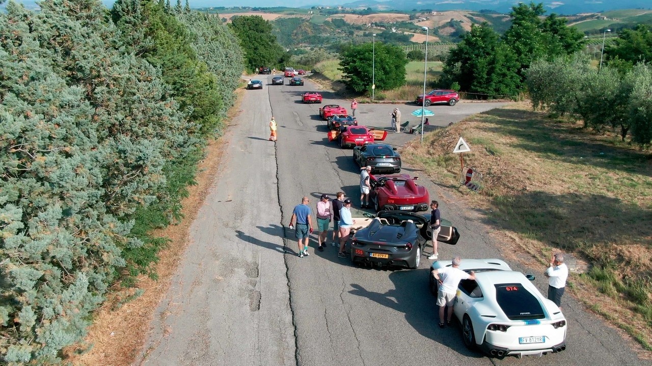 1000 Miglia: il Ferrari Tribute con la 812 GTS