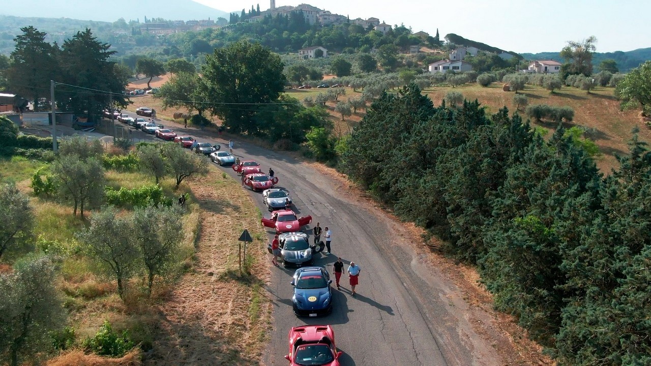 1000 Miglia: il Ferrari Tribute con la 812 GTS