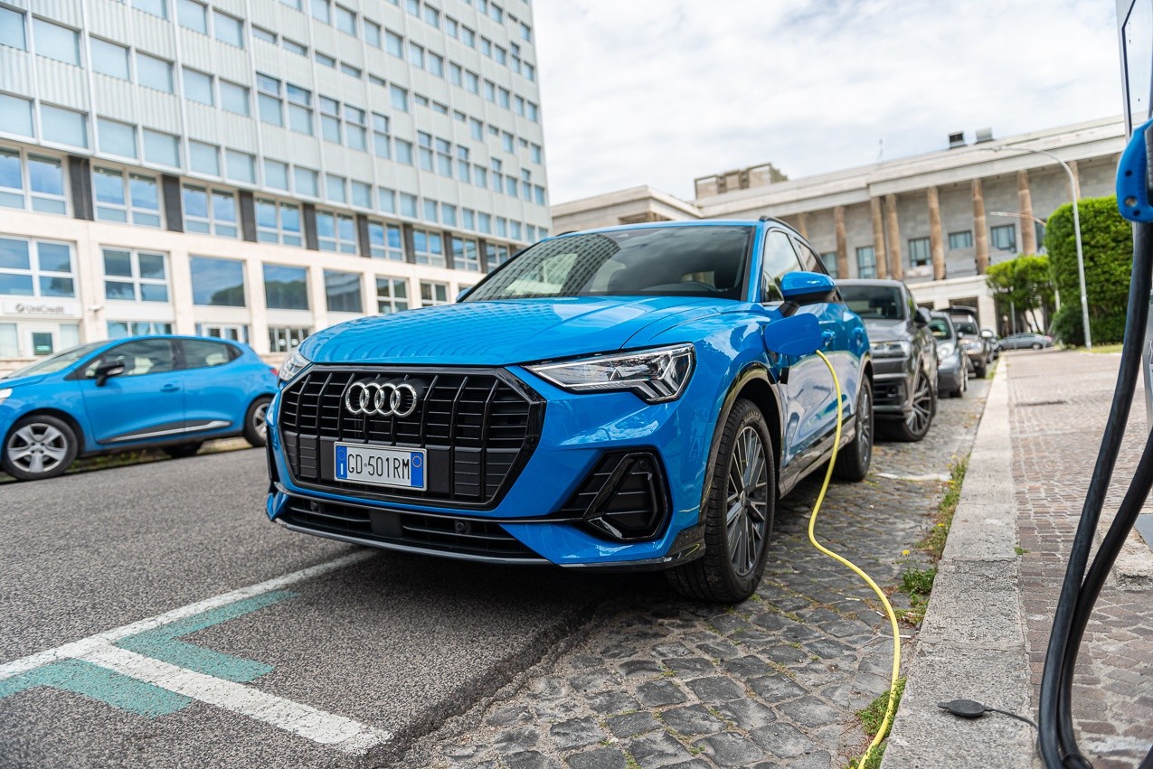 Audi Q3 45 eTFSI: la prova su strada