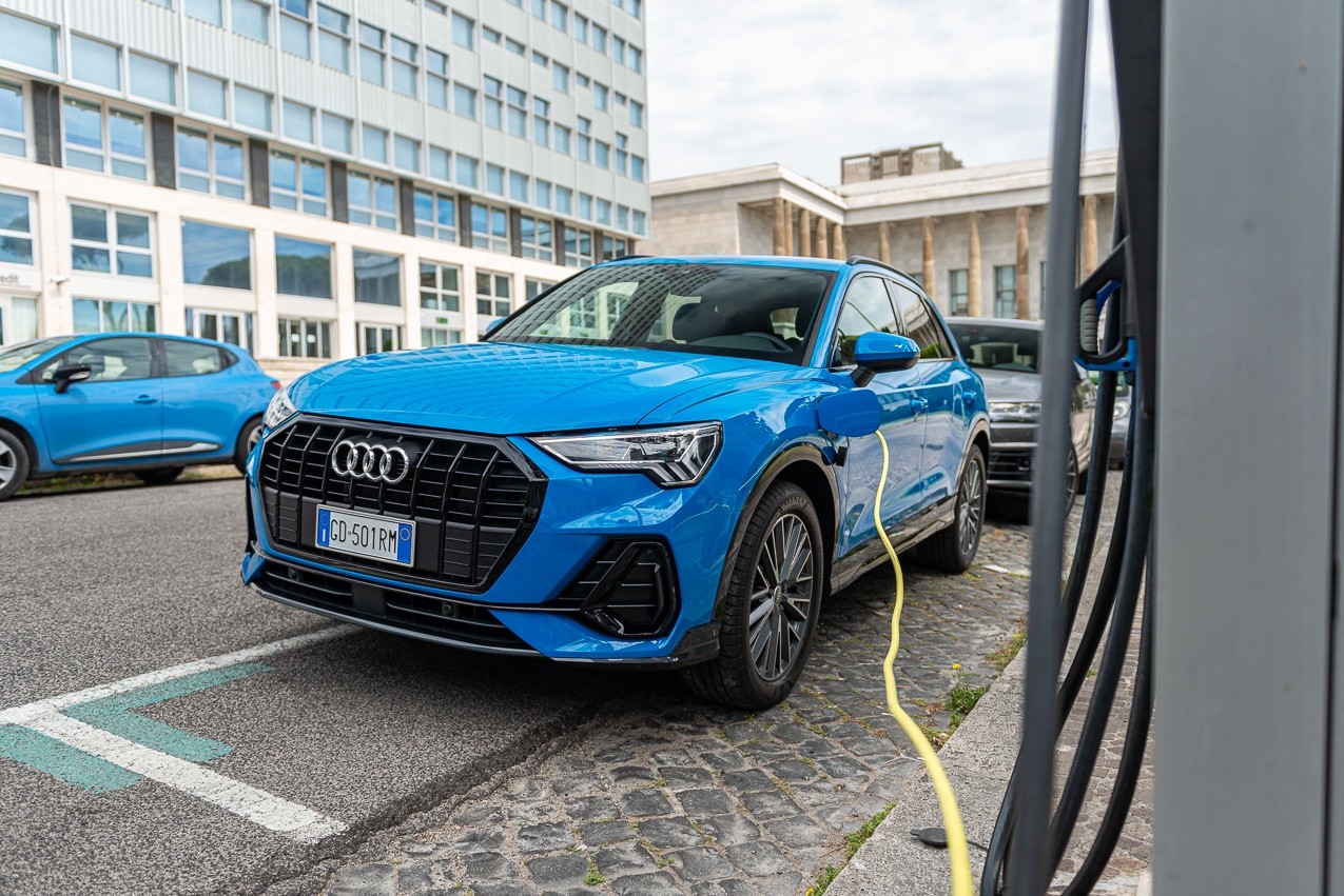 Audi Q3 45 eTFSI: la prova su strada