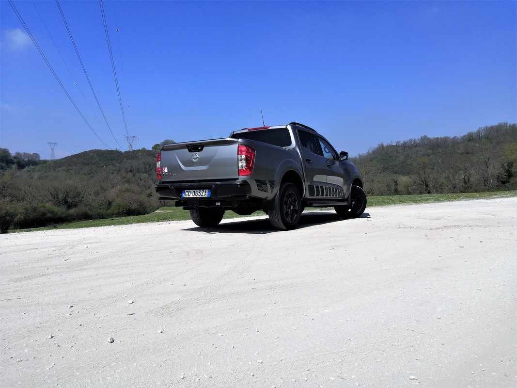 Nissan Navara N-Guard 190 4WD: la prova su strada