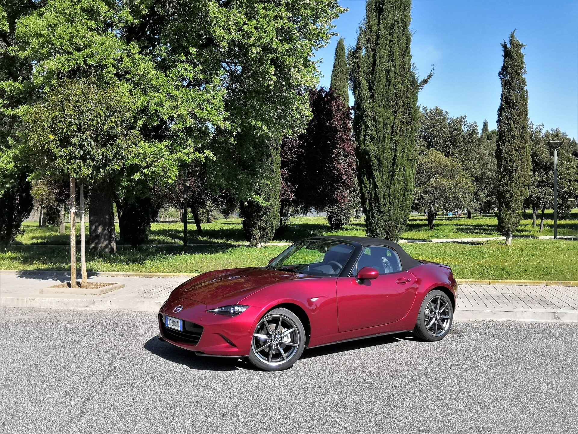 Mazda MX-5 2.0 Skyactiv-G Sport: la prova su strada