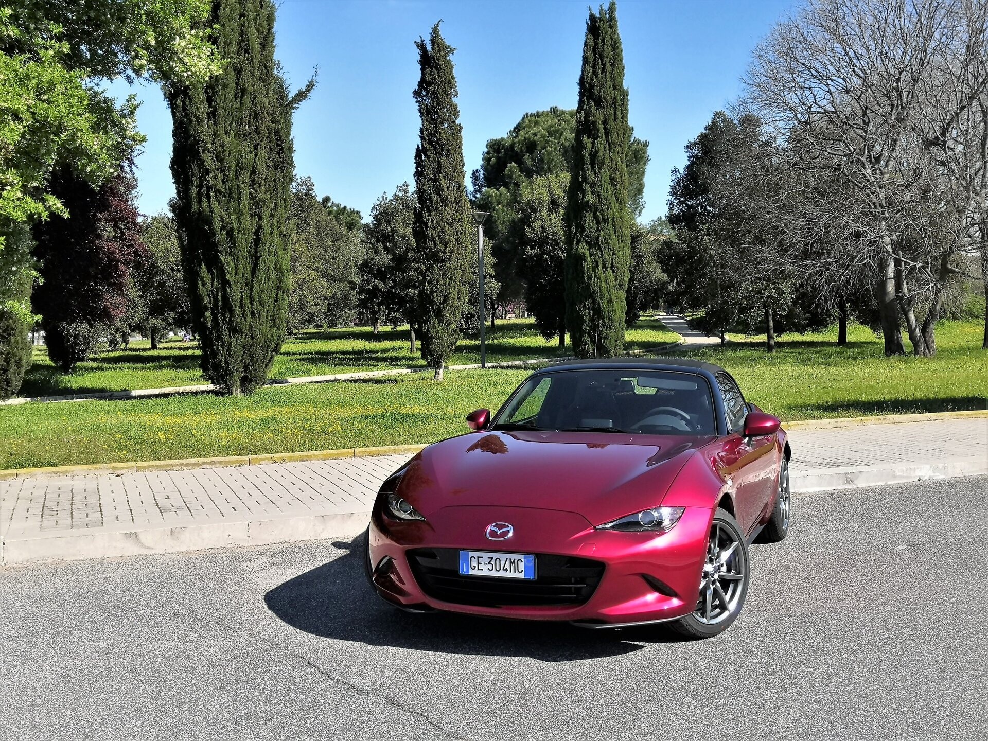 Mazda MX-5 2.0 Skyactiv-G Sport: la prova su strada