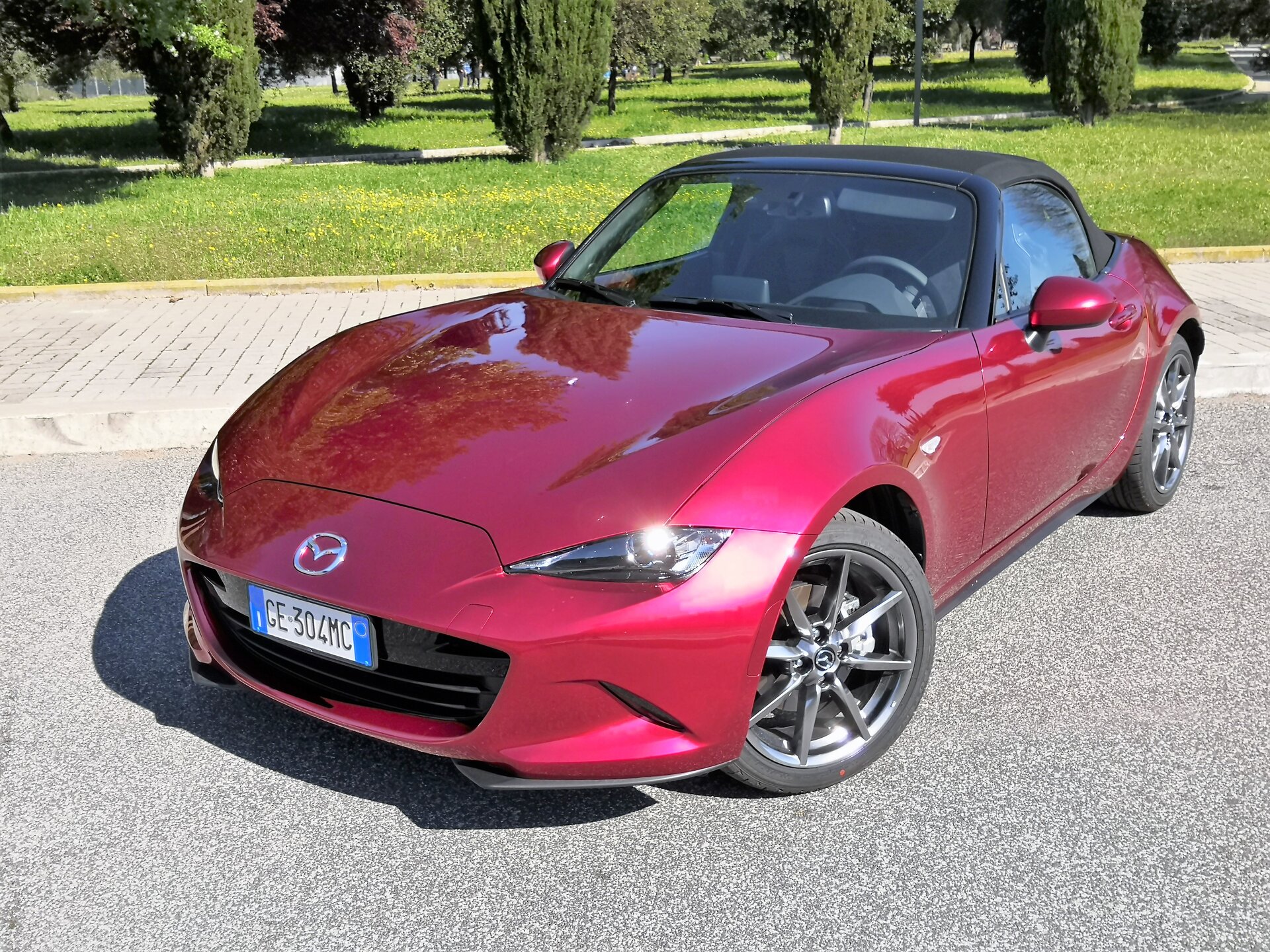 Mazda MX-5 2.0 Skyactiv-G Sport: la prova su strada