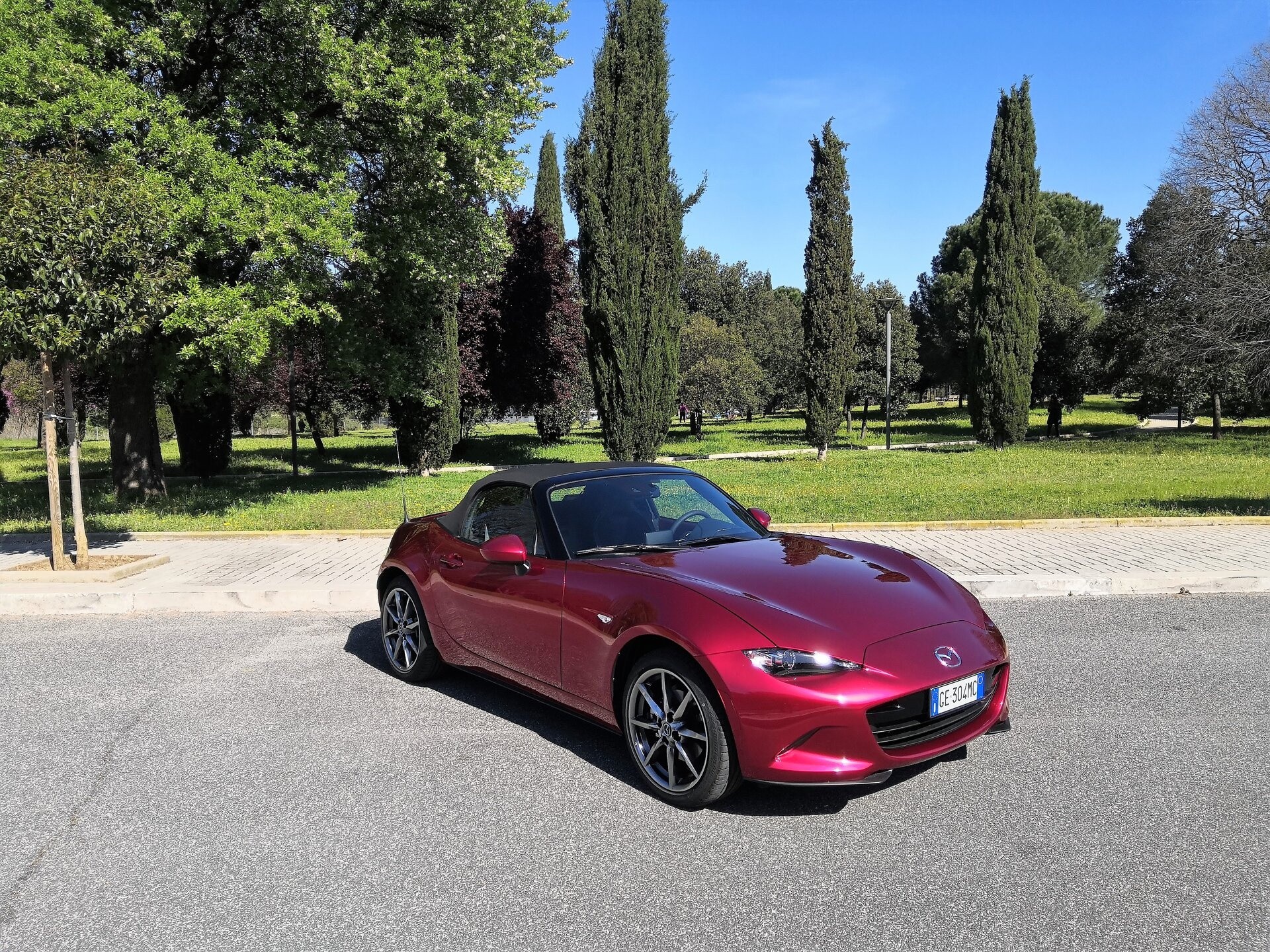 Mazda MX-5 2.0 Skyactiv-G Sport: la prova su strada