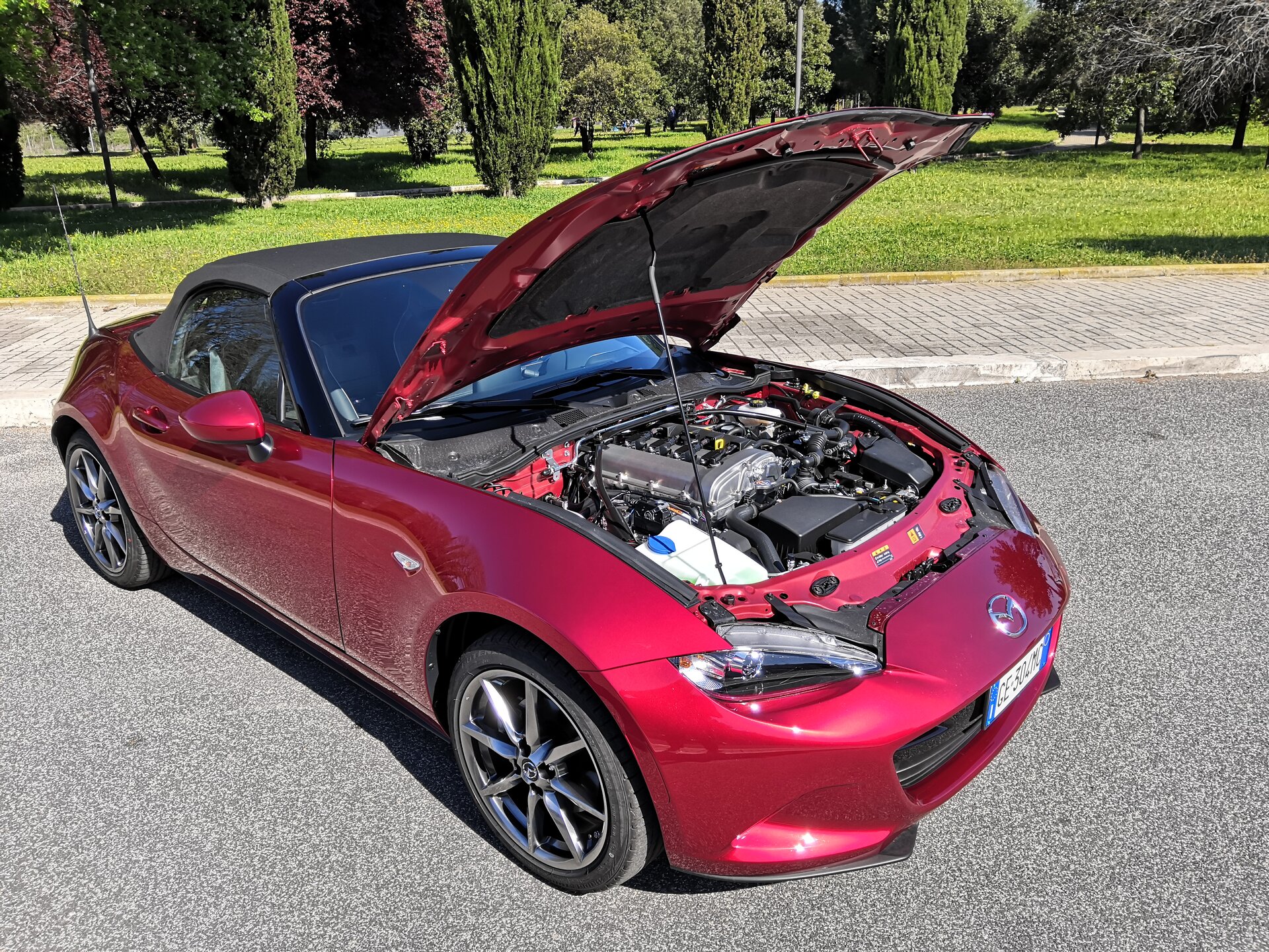 Mazda MX-5 2.0 Skyactiv-G Sport: la prova su strada