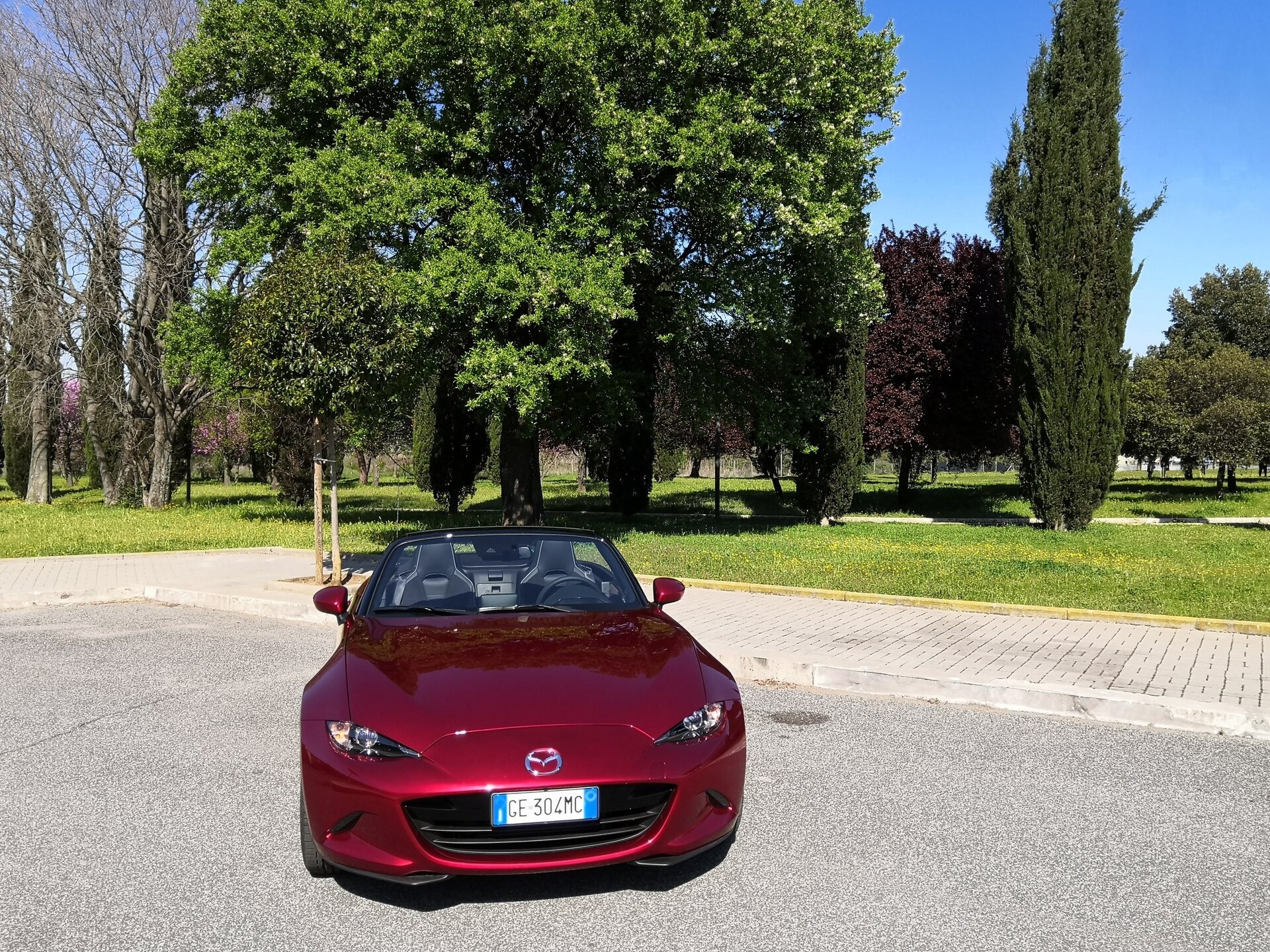 Mazda MX-5 2.0 Skyactiv-G Sport: la prova su strada