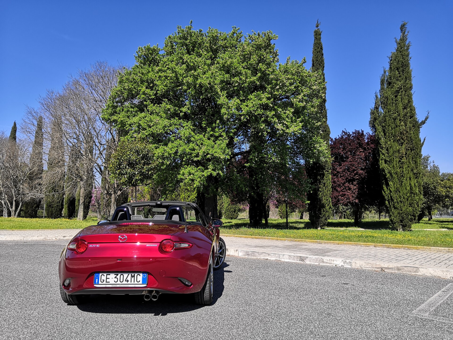 Mazda MX-5 2.0 Skyactiv-G Sport: la prova su strada