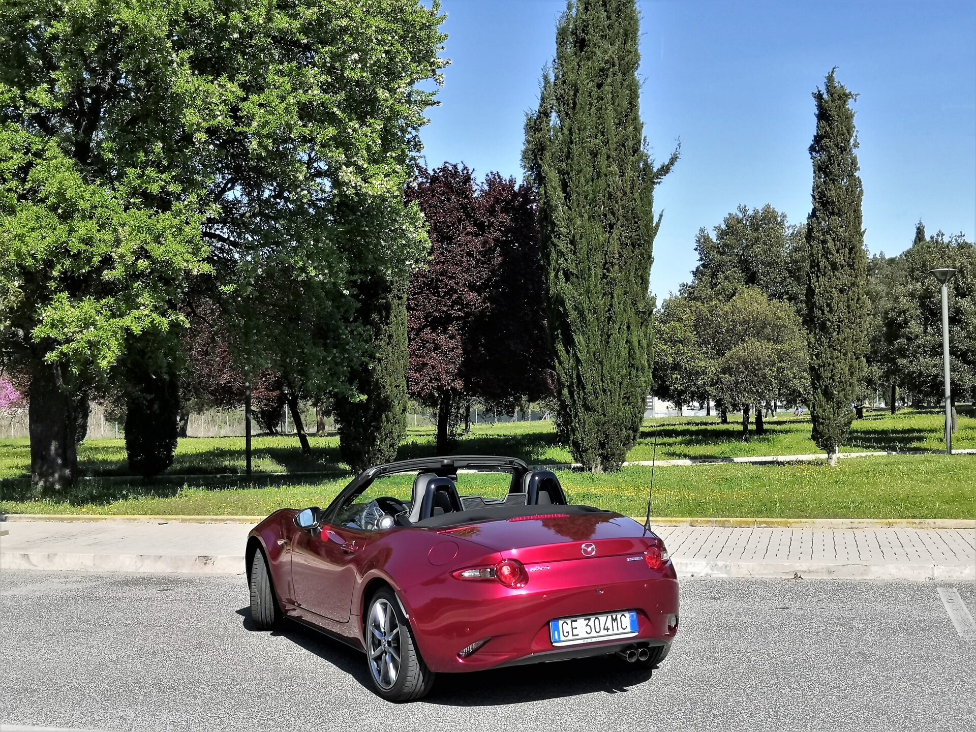 Mazda MX-5 2.0 Skyactiv-G Sport: la prova su strada