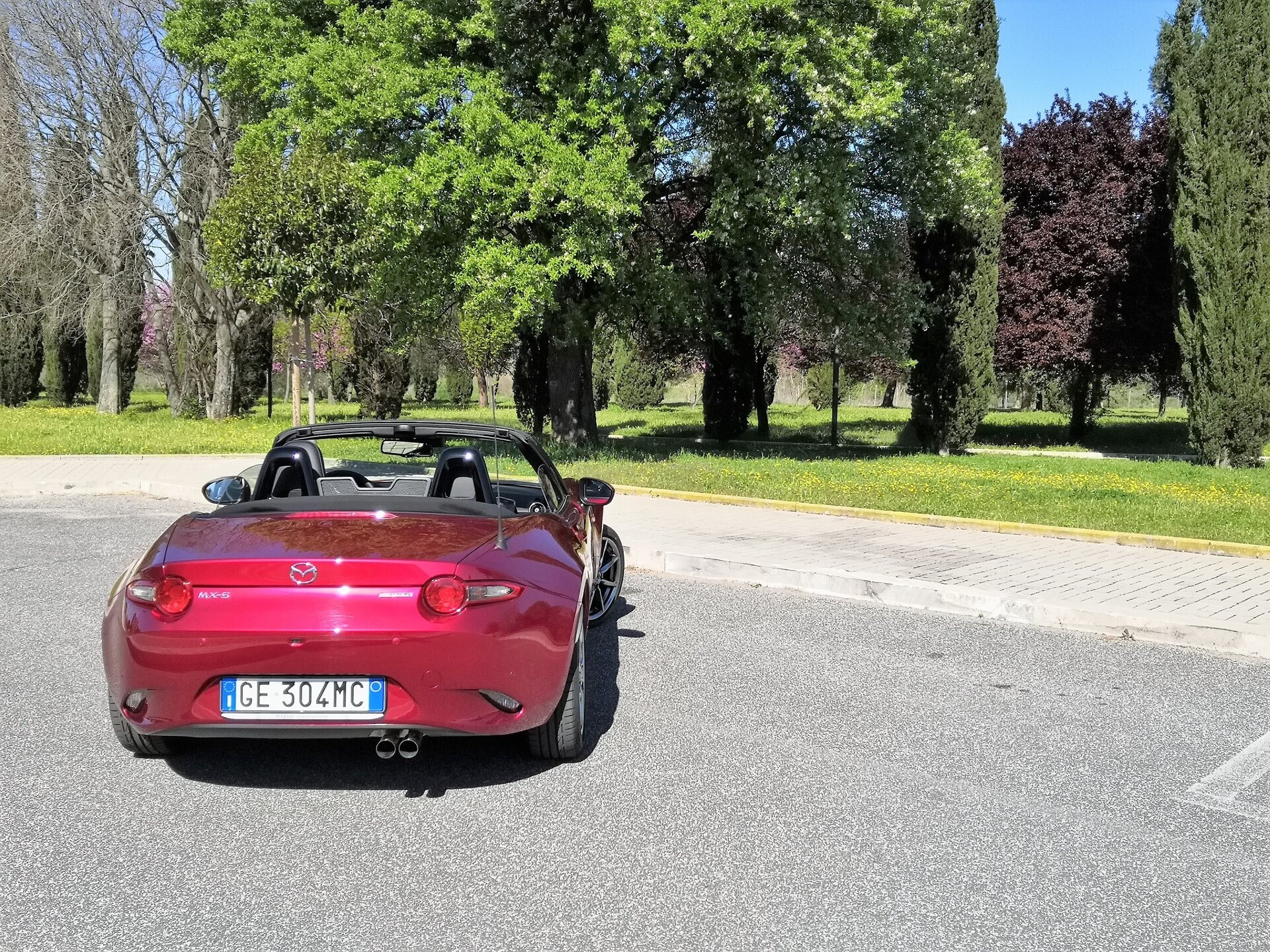 Mazda MX-5 2.0 Skyactiv-G Sport: la prova su strada