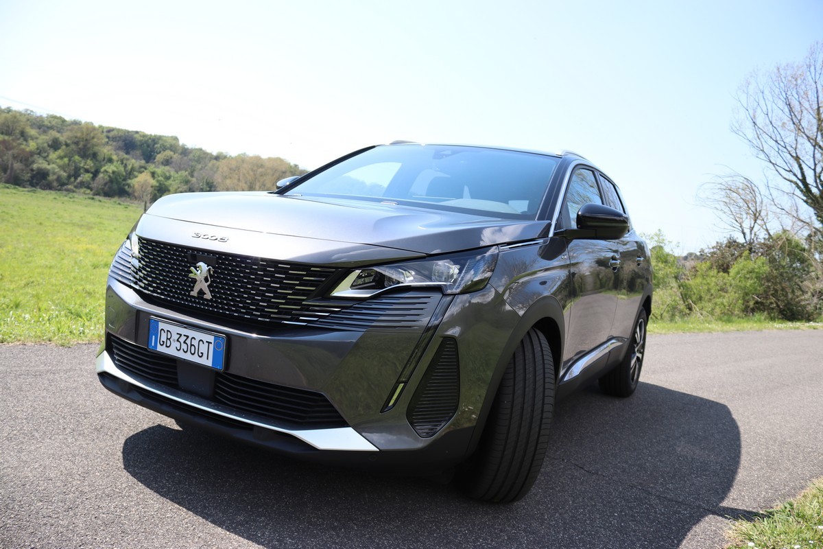 Peugeot 3008 1.5 BlueHDi EAT8 restyling: prova su strada