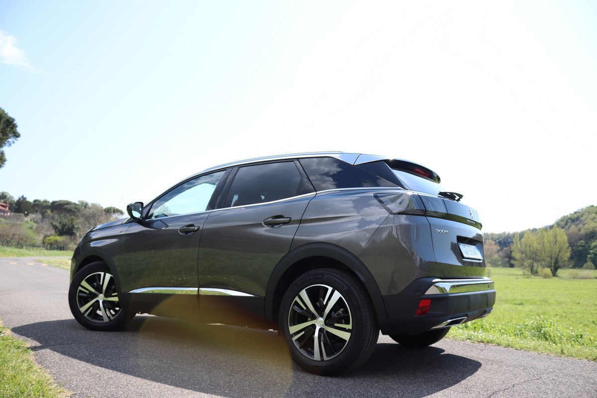 Peugeot 3008 1.5 BlueHDi EAT8 restyling: prova su strada