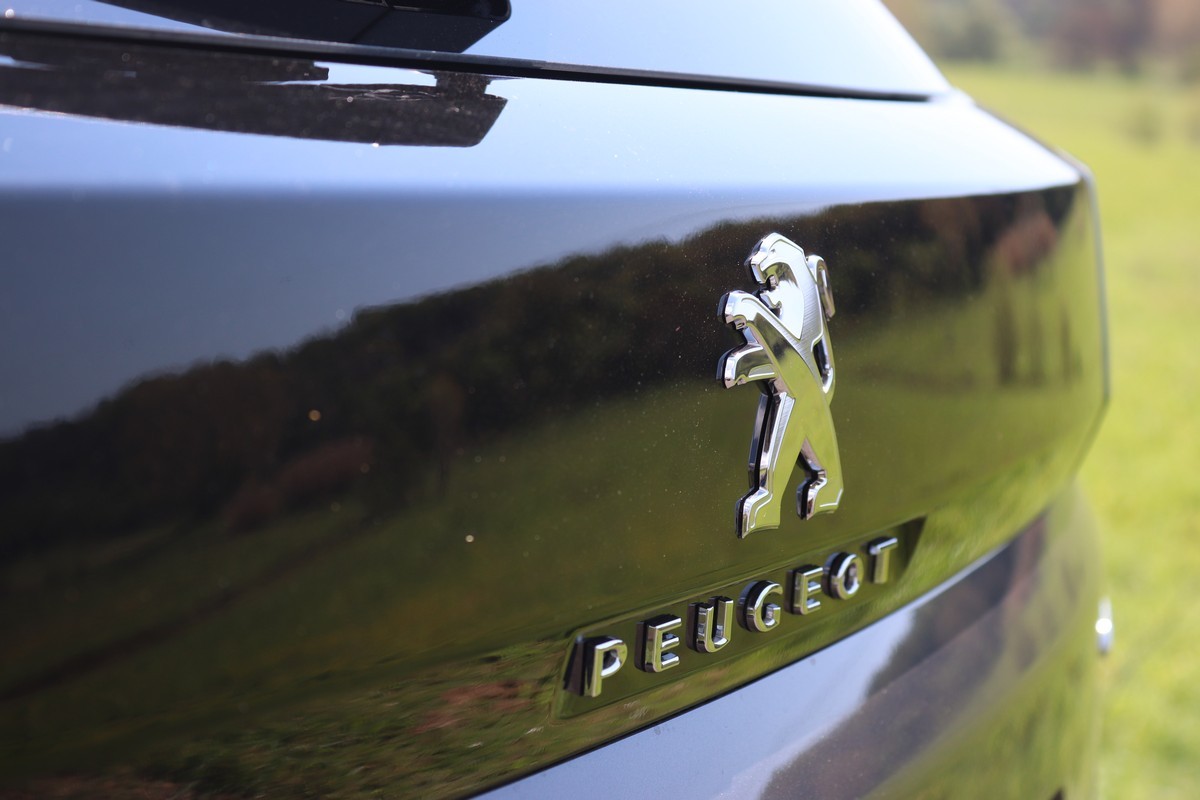 Peugeot 3008 1.5 BlueHDi EAT8 restyling: prova su strada