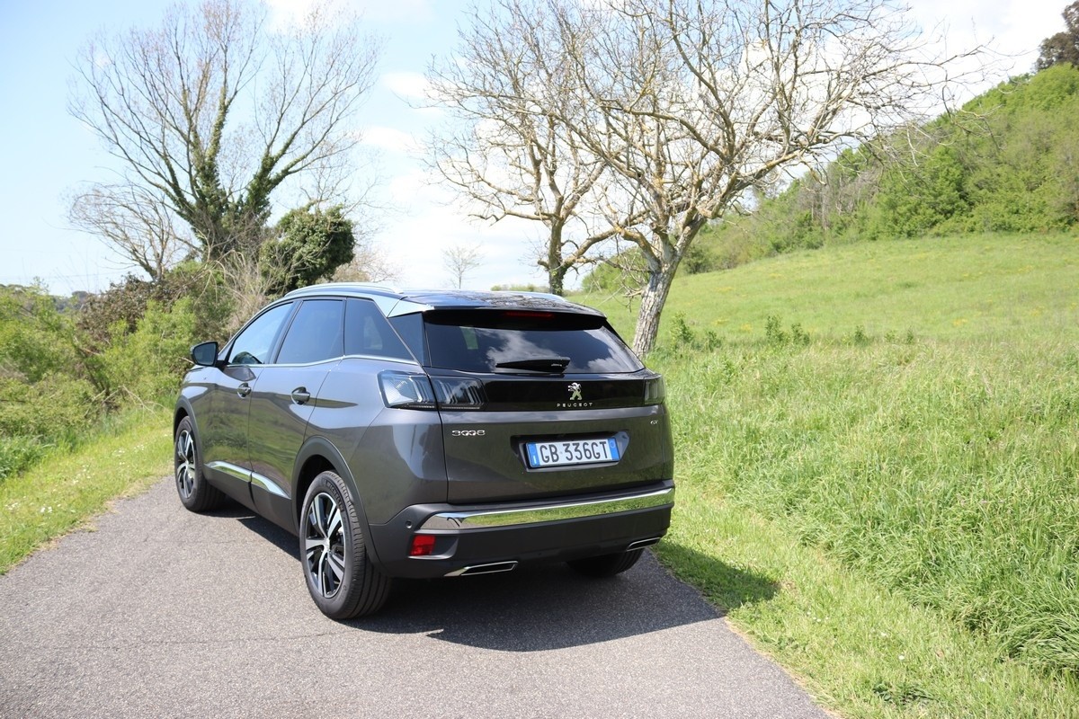 Peugeot 3008 1.5 BlueHDi EAT8 restyling: prova su strada