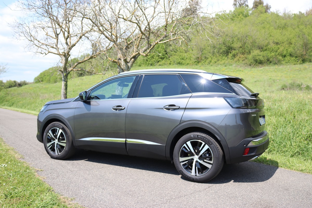 Peugeot 3008 1.5 BlueHDi EAT8 restyling: prova su strada