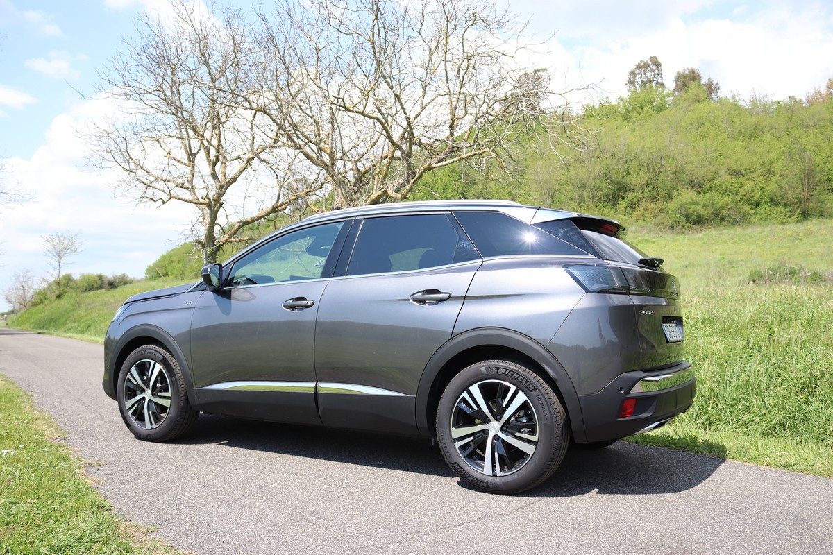 Peugeot 3008 1.5 BlueHDi EAT8 restyling: prova su strada