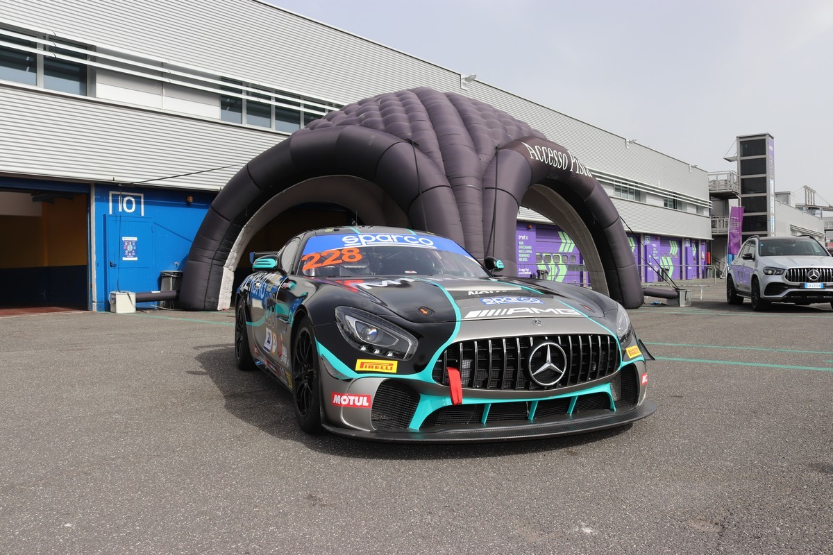 Mercedes-Benz AMG Performance Day: in pista a Vallelunga