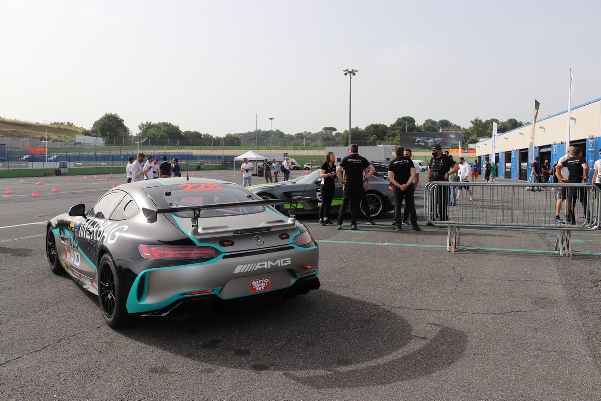 Mercedes-Benz AMG Performance Day: in pista a Vallelunga