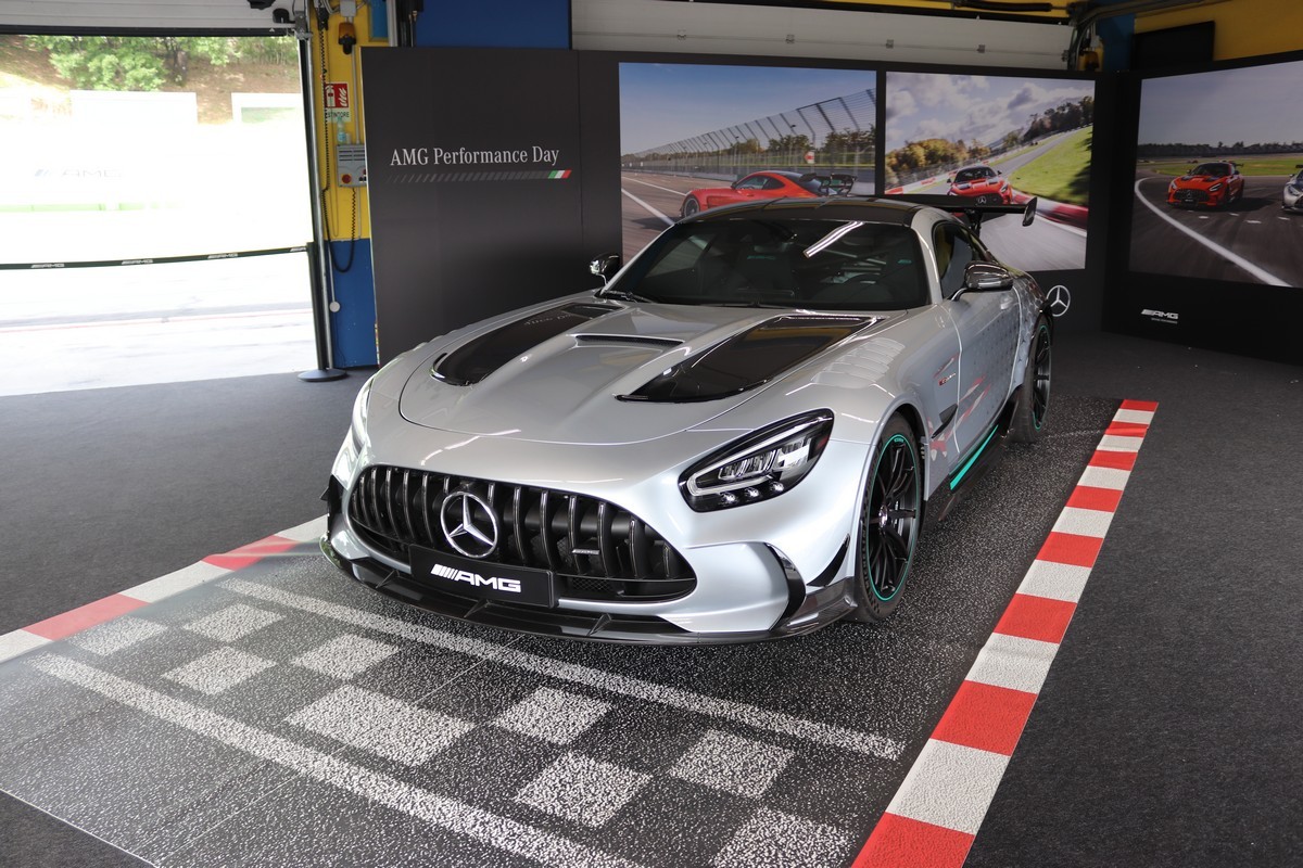 Mercedes-Benz AMG Performance Day: in pista a Vallelunga