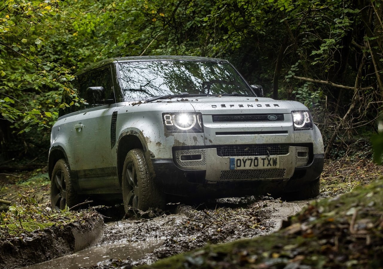 Land Rover Defender 90 2021: immagini ufficiali