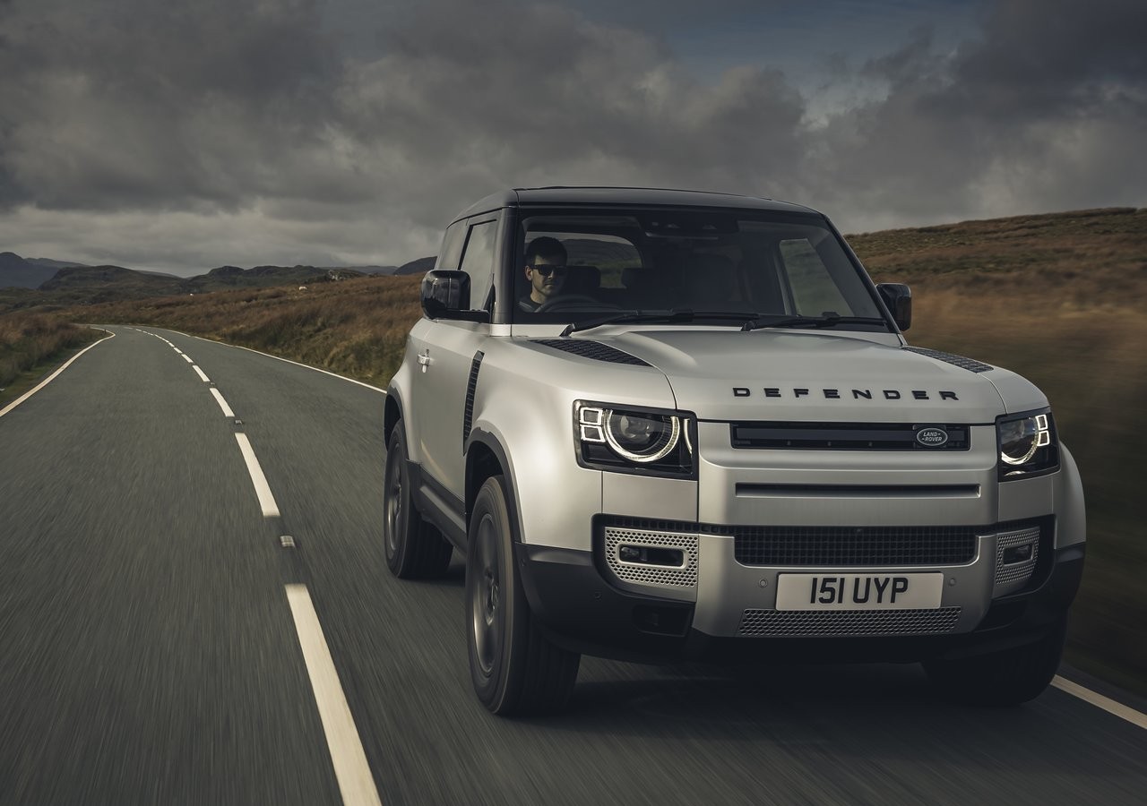 Land Rover Defender 90 2021: immagini ufficiali