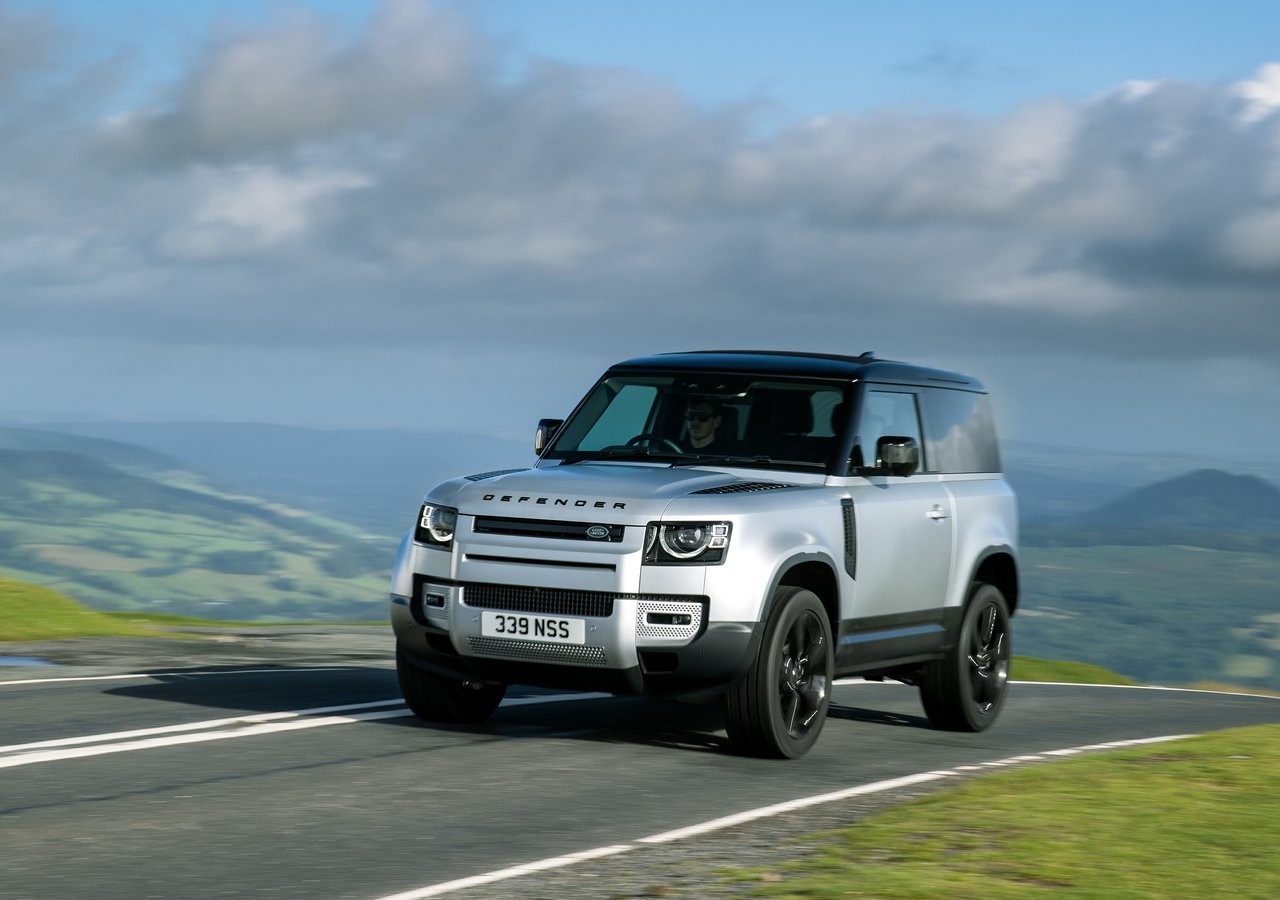 Land Rover Defender 90 2021: immagini ufficiali