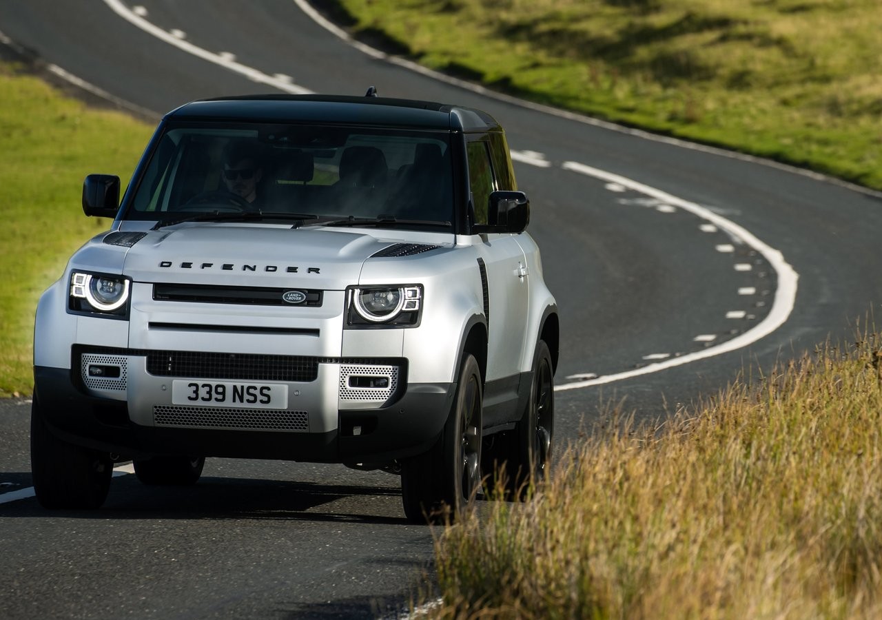 Land Rover Defender 90 2021: immagini ufficiali