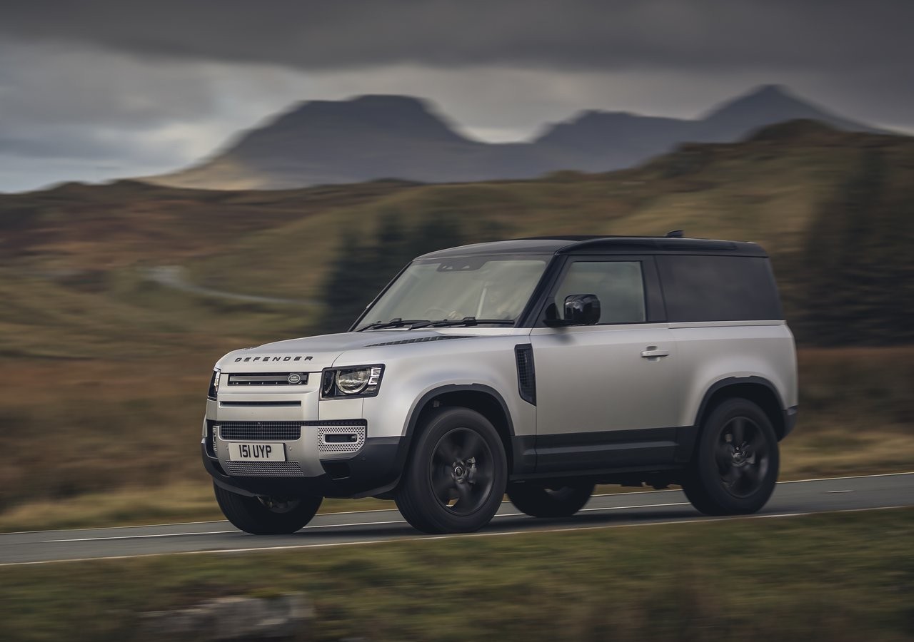 Land Rover Defender 90 2021: immagini ufficiali