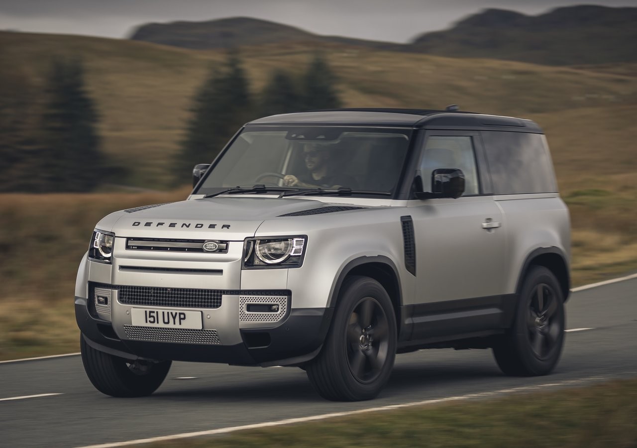 Land Rover Defender 90 2021: immagini ufficiali