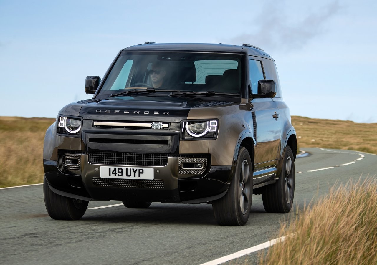 Land Rover Defender 90 2021: immagini ufficiali