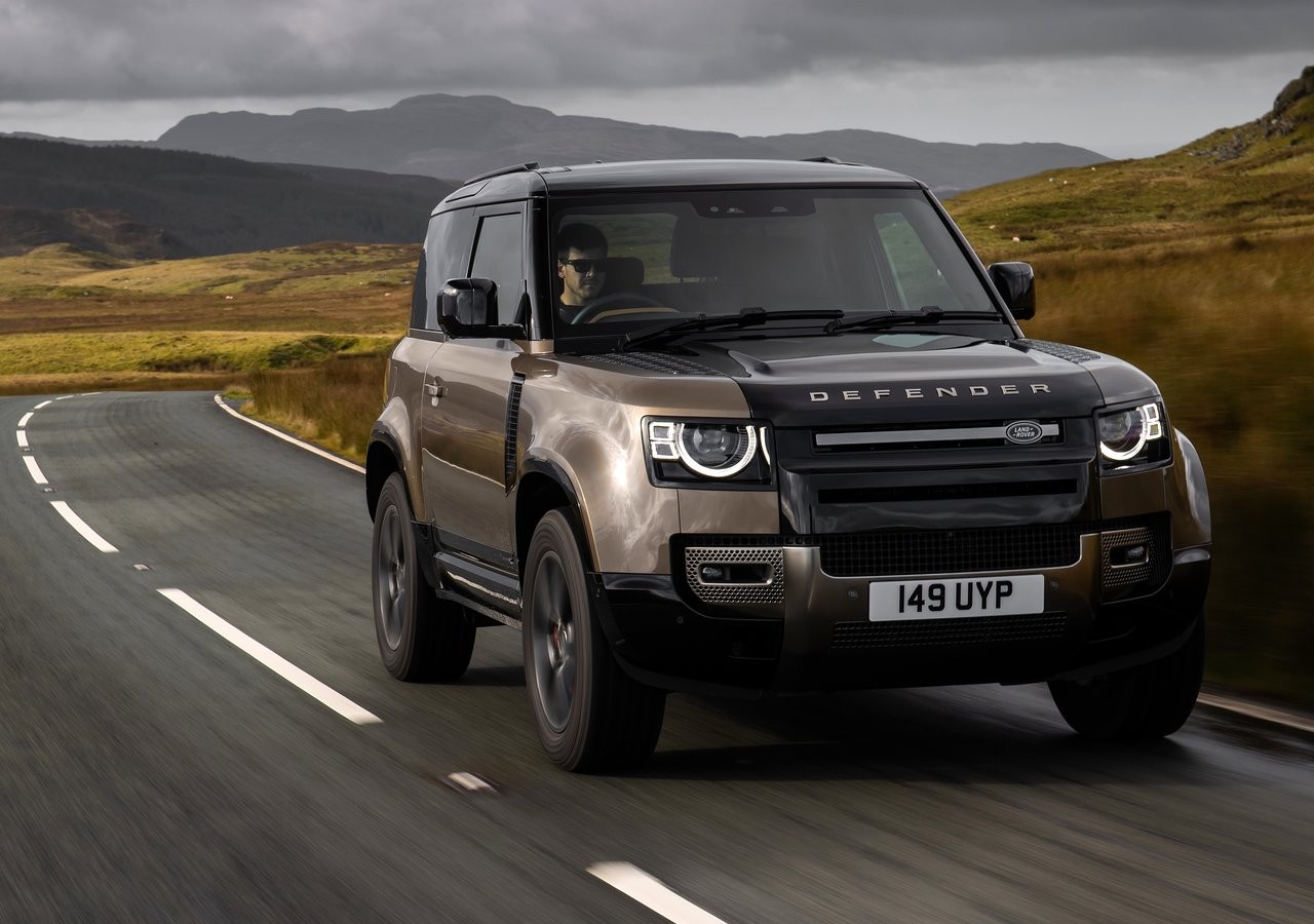 Land Rover Defender 90 2021: immagini ufficiali