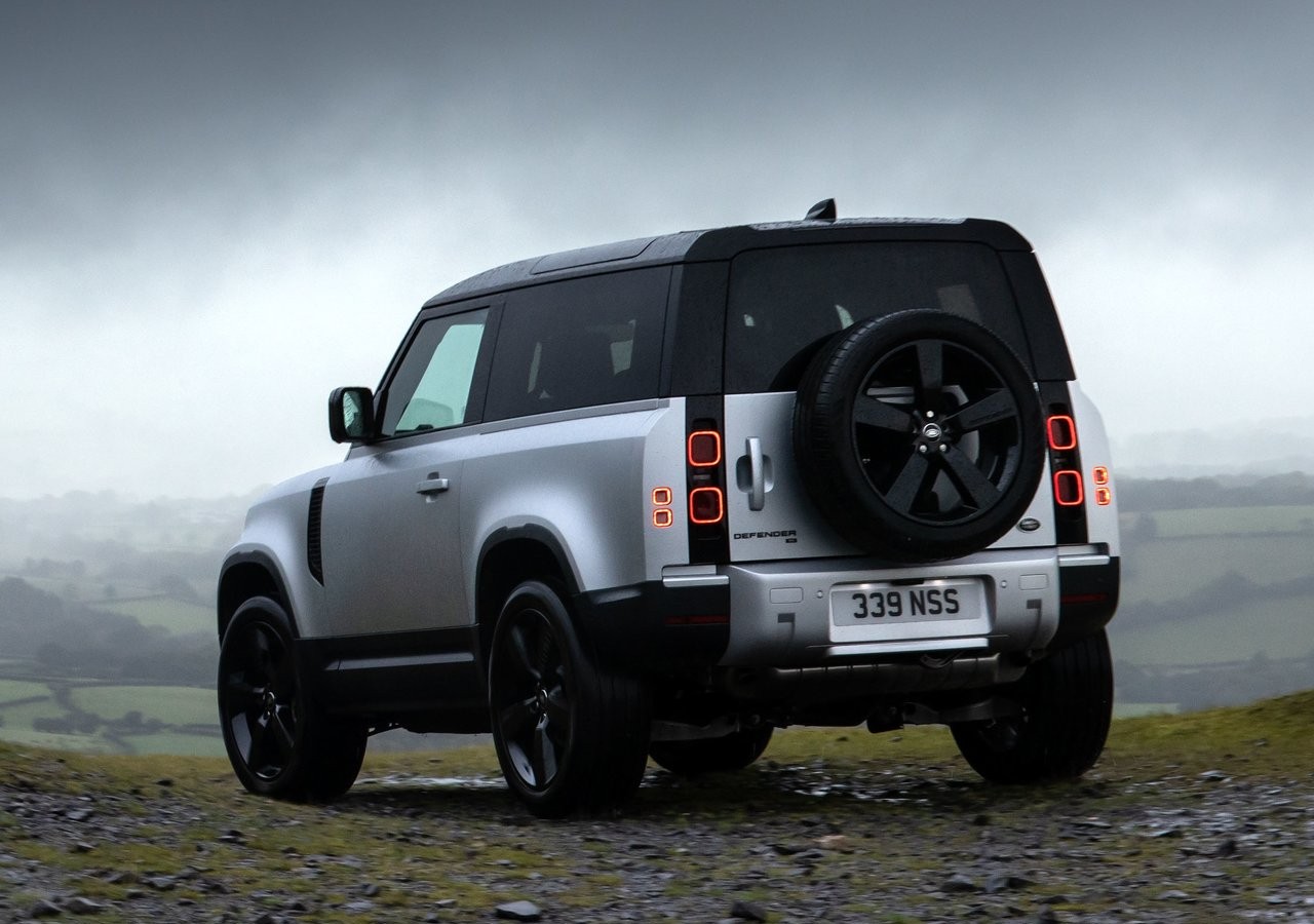 Land Rover Defender 90 2021: immagini ufficiali