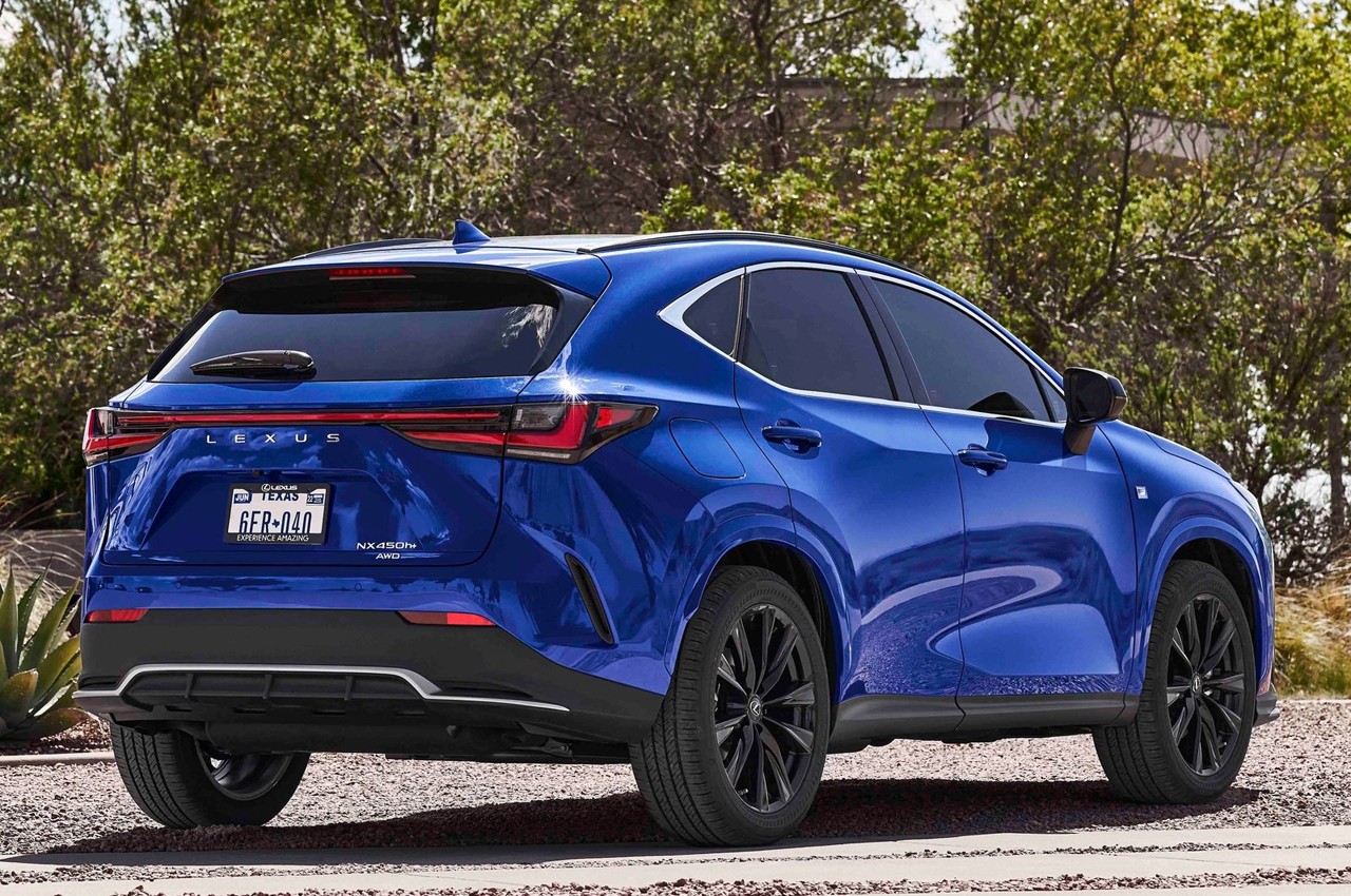 Lexus NX 2021: immagini ufficiali