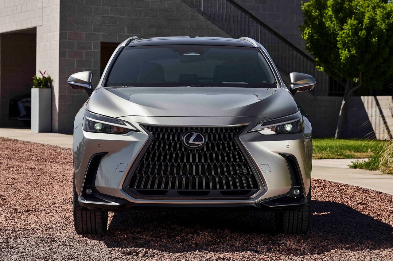 Lexus NX 2021: immagini ufficiali